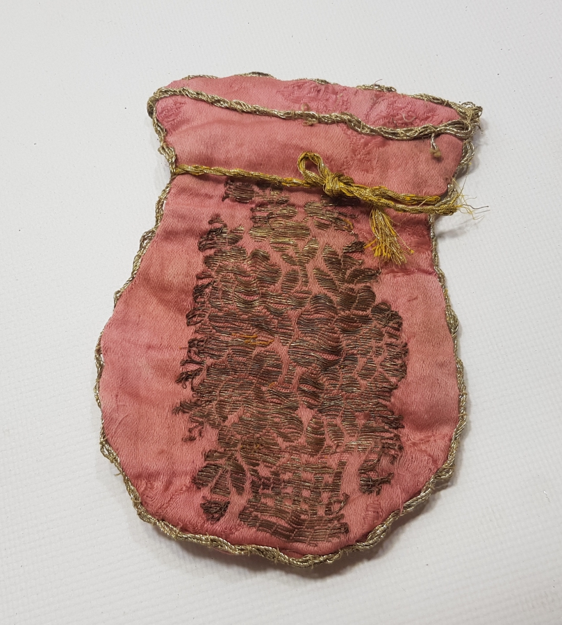 OSMANLI DÖNEMİ ALTIN SIRMA İŞLEMELİ ELMASİYE GELİN KESESİ