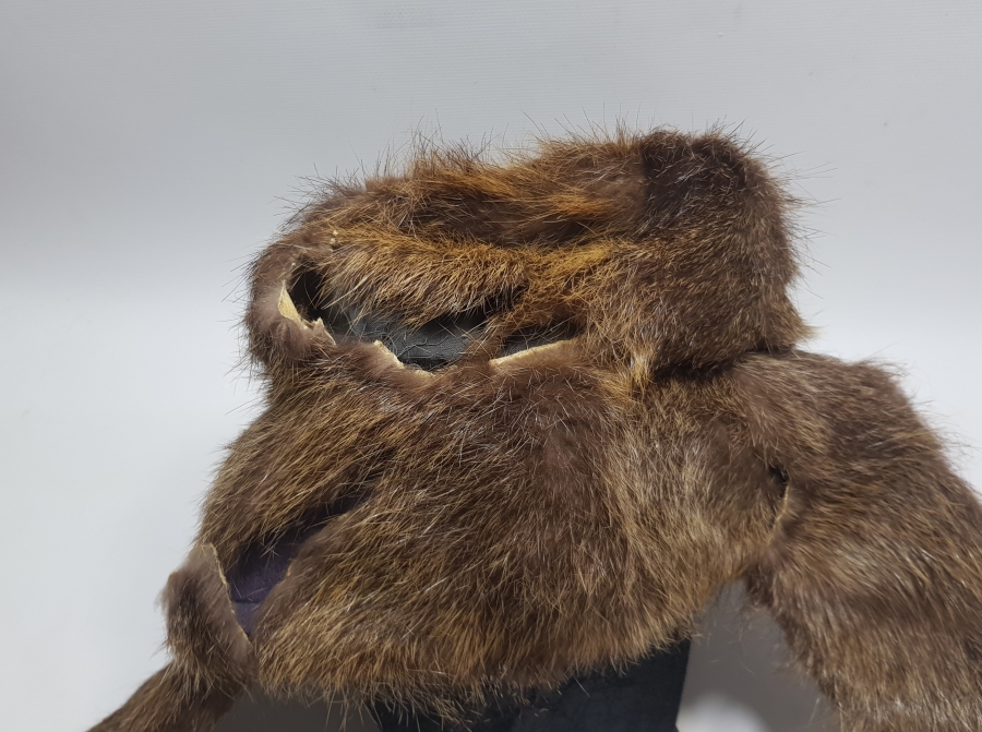 TİLKİ POSTUNDAN YAPILMIŞ ANTİKA ŞAPKA