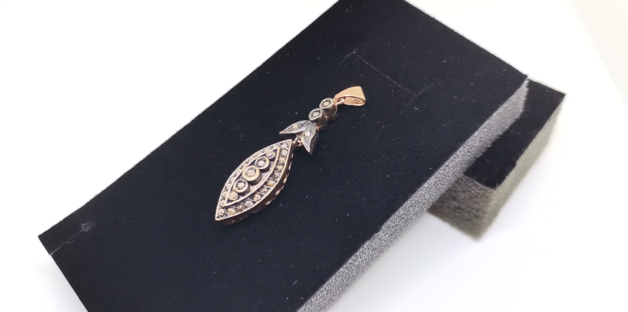 MEKİK MODELİ ELMAS TAŞLI KOLYE UCU