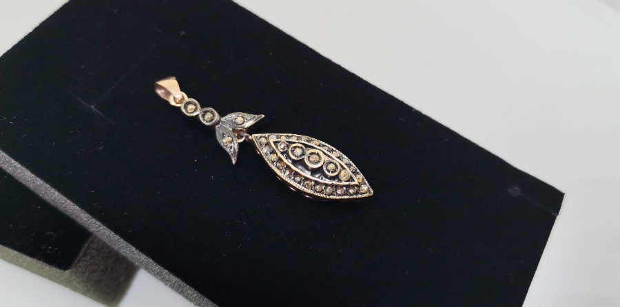 MEKİK MODELİ ELMAS TAŞLI KOLYE UCU