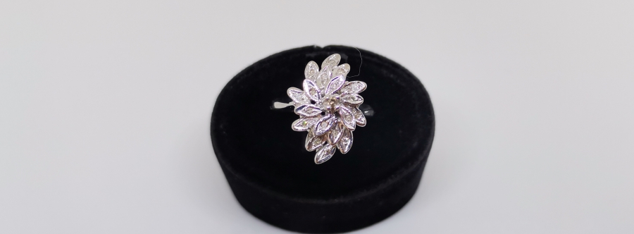 PIRLANTA TAŞLI SARMAŞIK MODEL YÜZÜK