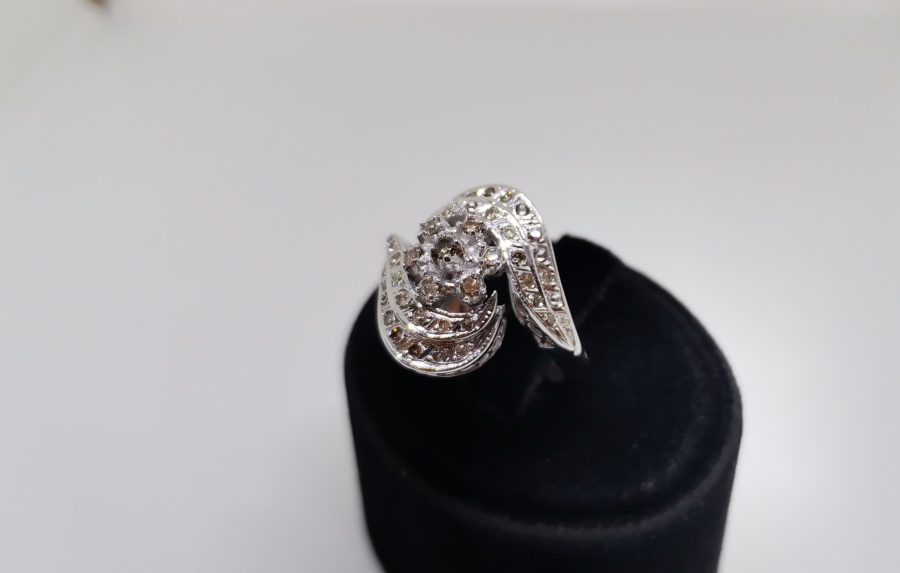 BÜYÜK SALYANGOZ MODEL PIRLANTA YÜZÜK