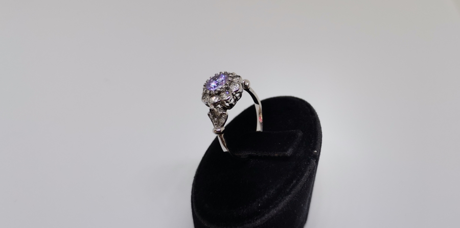 AMETİST VE PIRLANTA TAŞLI DİVANHANE ÇİVİSİ MODELİ YÜZÜK