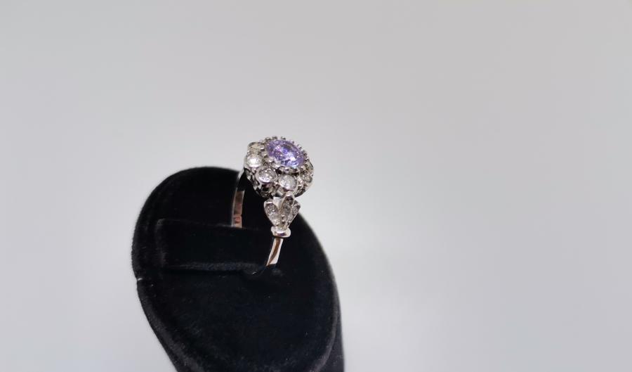 AMETİST VE PIRLANTA TAŞLI DİVANHANE ÇİVİSİ MODELİ YÜZÜK