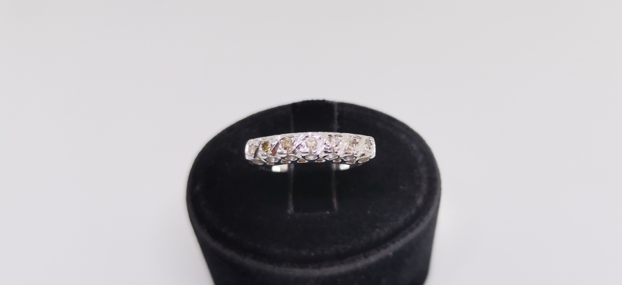 YEDİ TAŞ MODEL PIRLANTA YÜZÜK