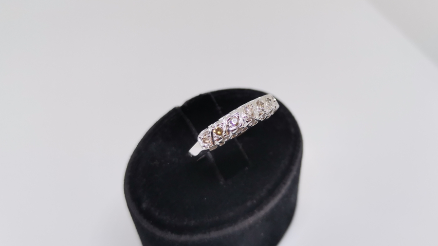 YEDİ TAŞ MODEL PIRLANTA YÜZÜK