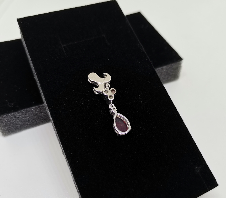 PIRLANTA VE YAKUT TAŞLI DAMLA MODELİ KOLYE UCU