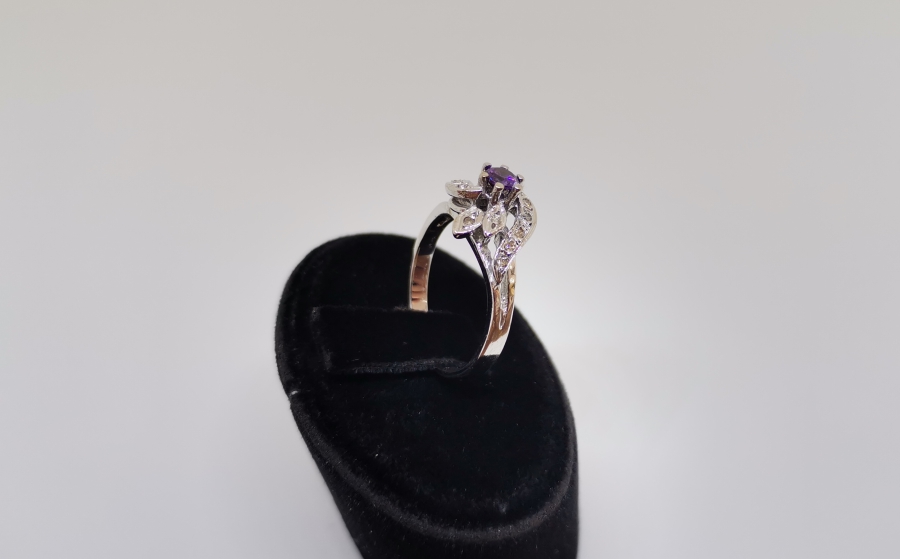 AMETİST VE PIRLANTA TAŞLI YAPRAKLI MODEL YÜZÜK