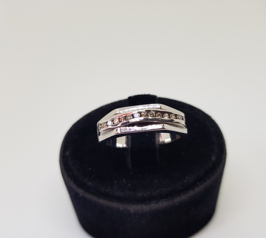 YARIM TAM TUR NAR MODELİ PIRLANTA TAŞLI YÜZÜK