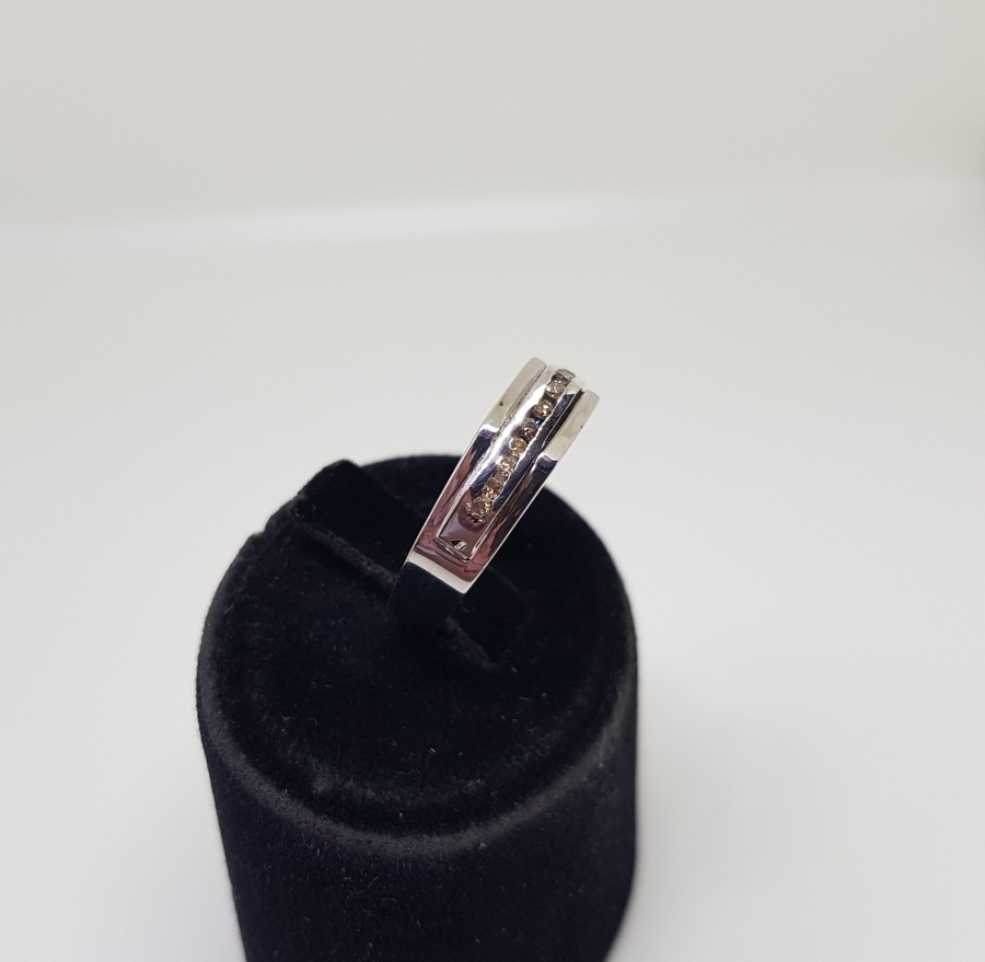 YARIM TAM TUR NAR MODELİ PIRLANTA TAŞLI YÜZÜK