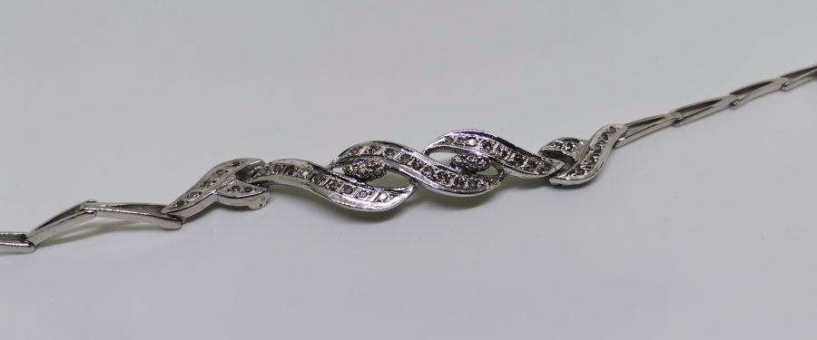 SARMAŞIK MODEL PIRLANTA TAŞLI BİLEKLİK