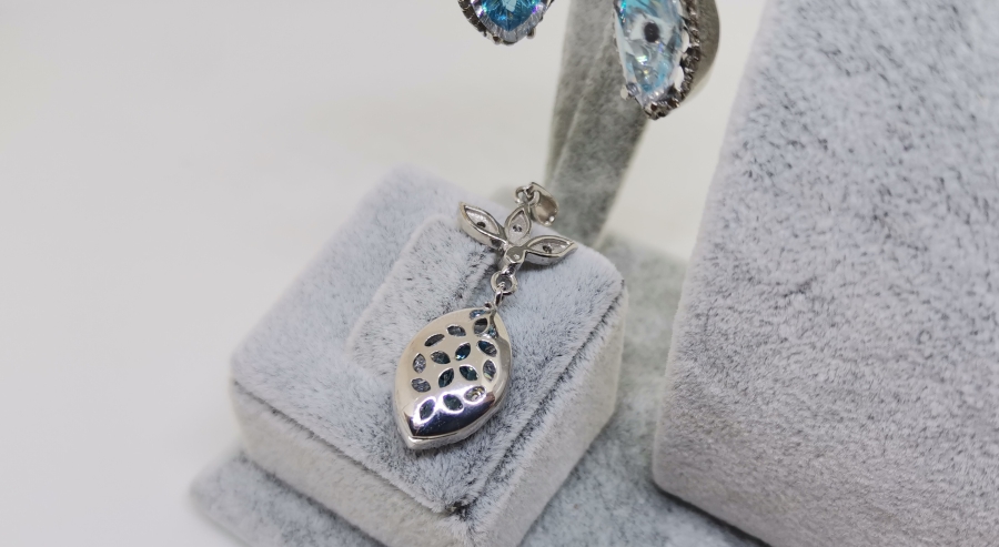 PIRLANTA VE AMETİS TAŞLI KOLYE KÜPE TAKIMI