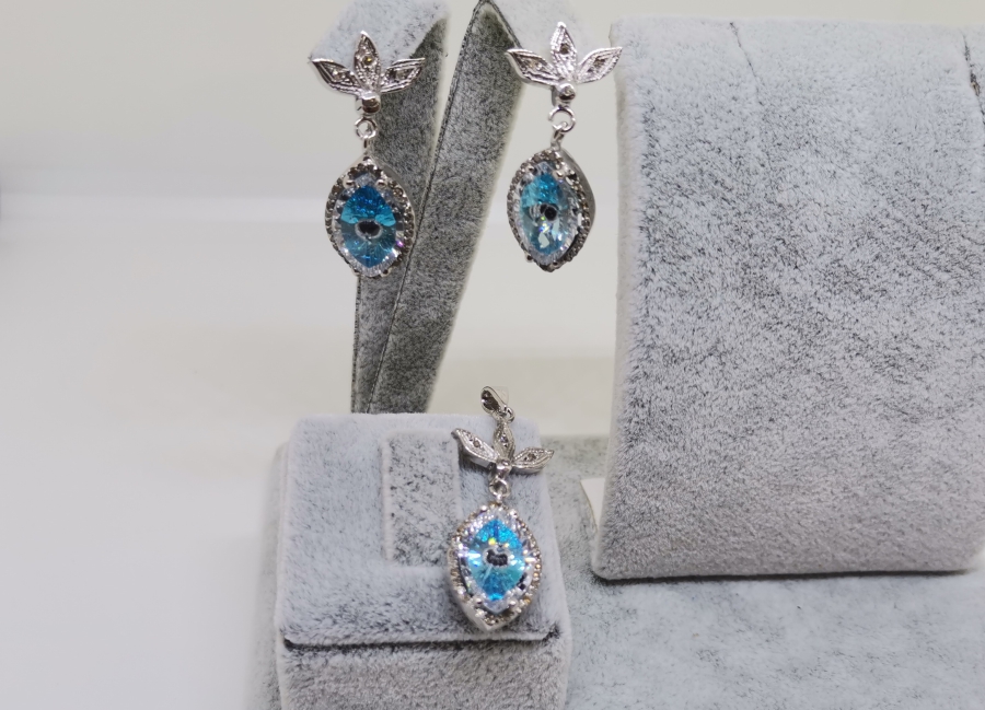 PIRLANTA VE AMETİS TAŞLI KOLYE KÜPE TAKIMI