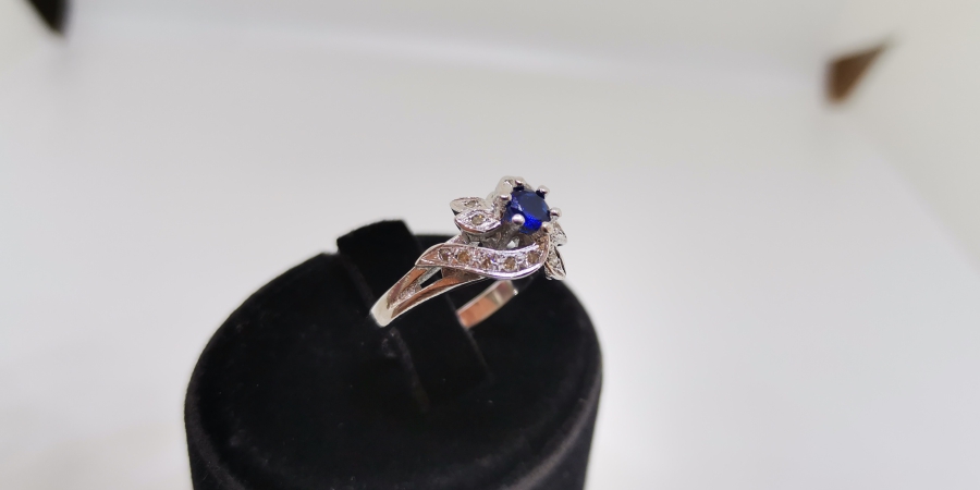 SAFİR VE PIRLANTA TAŞLI DAĞ ÇİÇEĞİ MODELİ YÜZÜK