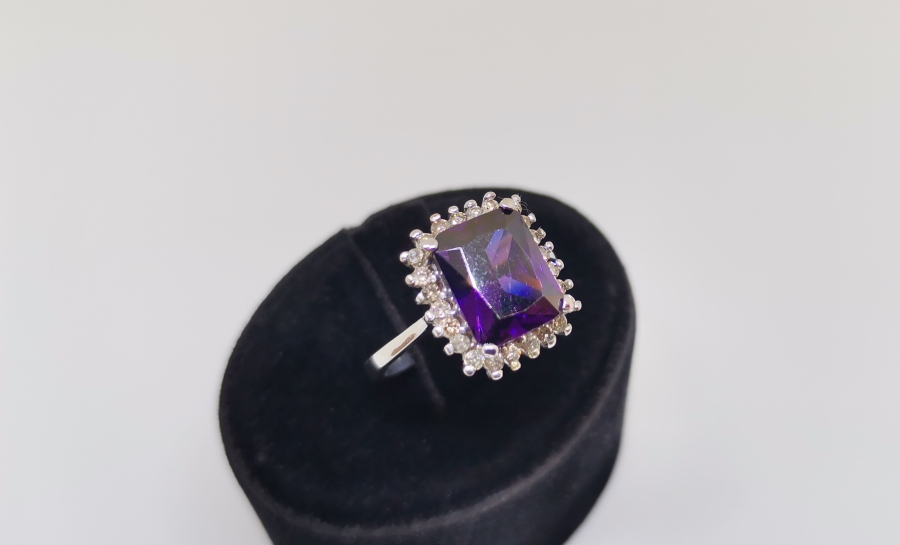 AMETİST VE PIRLANTA TAŞLI BAGET YÜZÜK