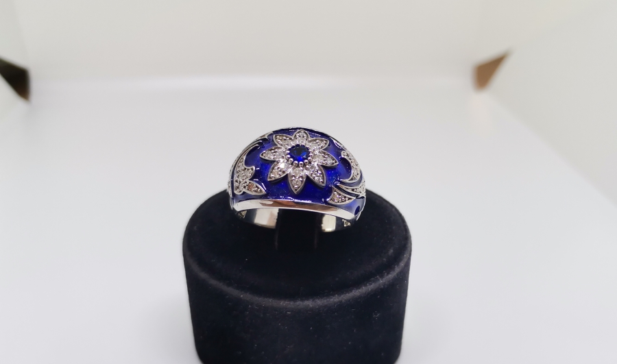 MİNE İŞÇİLİKLİ VE PIRLANTA TAŞLI YÜZÜK