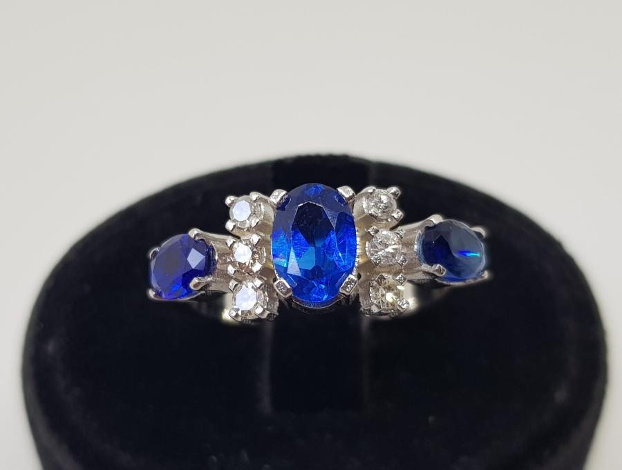 SAFİR VE PIRLANTA TAŞLI ÖZEL KESİM YÜZÜK