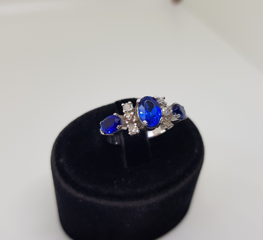 SAFİR VE PIRLANTA TAŞLI ÖZEL KESİM YÜZÜK