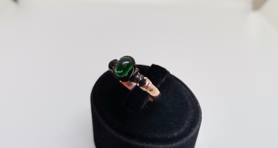 PIRLANTA VE DÜZ KESİM SAFİR TAŞLI YÜZÜK