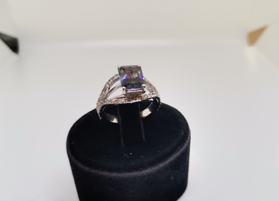 PIRLANTA VE RENKLİ AMETİST TAŞLI YÜZÜK