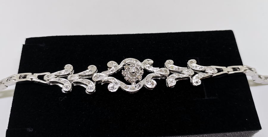 GÜL MODELİ PIRLANTA TAŞLI BİLEKLİK