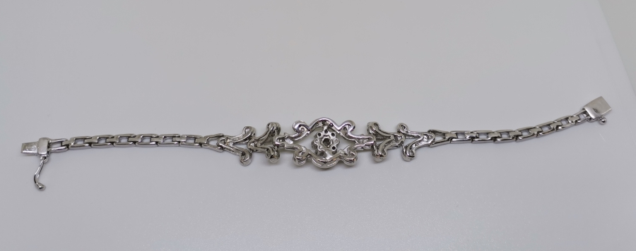 GÜL MODELİ PIRLANTA TAŞLI BİLEKLİK