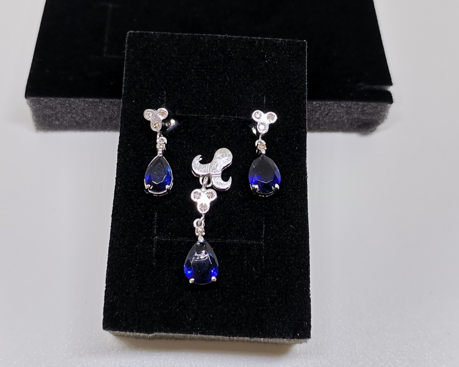 SAFİR VE PIRLANTA TAŞLI DAMLA MODEL TAKIM