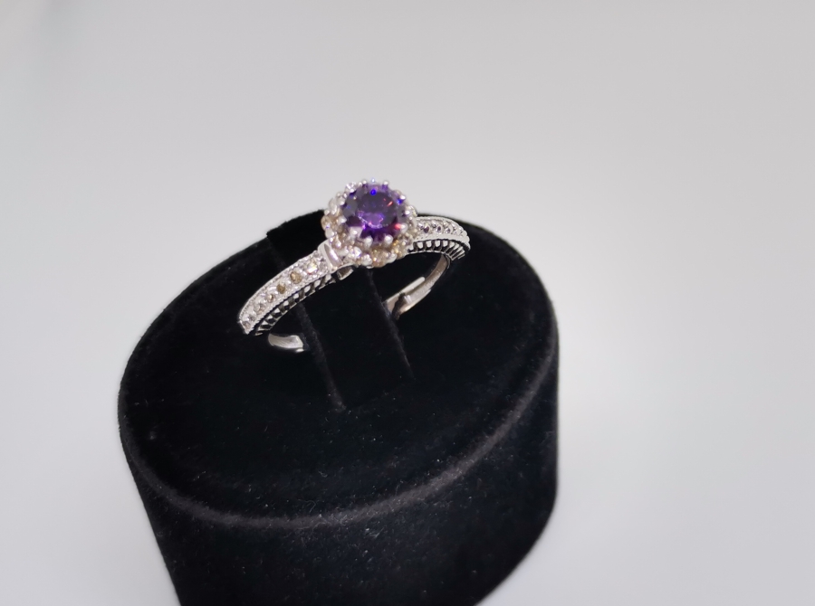 AMETİST VE PIRLANTA TAŞLI TEKTAŞ YÜZÜK