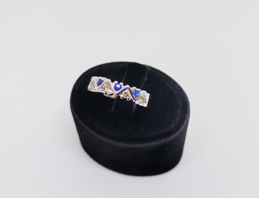 SAFİR VE PIRLANTA TAŞLI YARIM TUR YÜZÜK