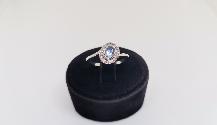 PIRLANTA VE TOPAZ TAŞLI YÜZÜK