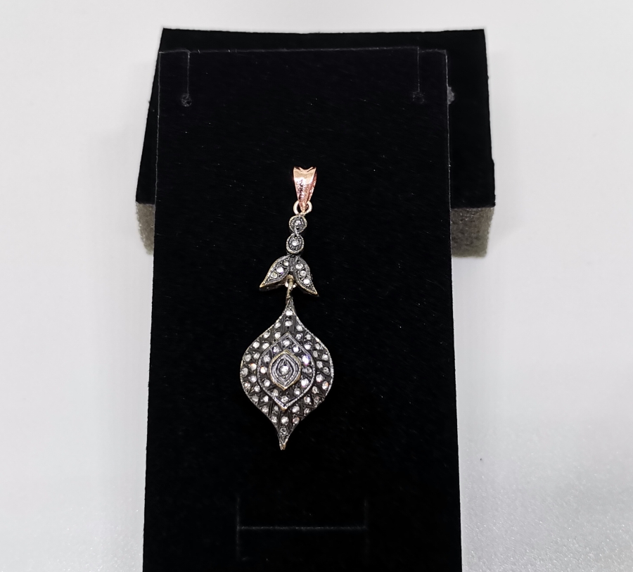 ELMAS TAŞLI DAMLA MODEL KOLYE UCU