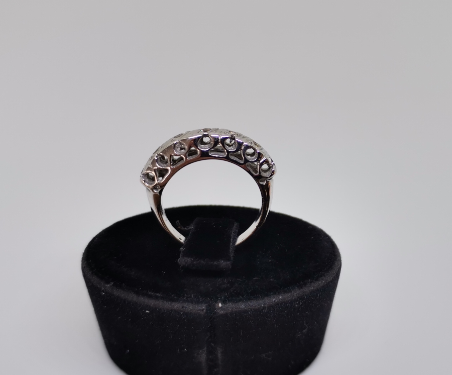 YEDİTAŞLI MODEL PIRLANTA YÜZÜK