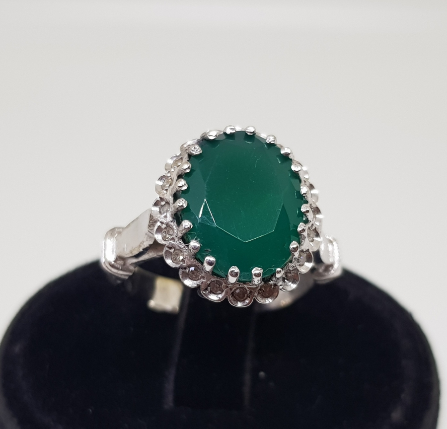 ZÜMRÜT VE PIRLANTA TAŞLI GÜNEŞ MODEL YÜZÜK