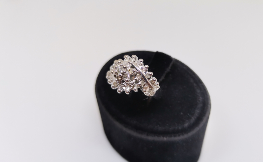 SONSUZLUK MODEL PIRLANTA TAŞLAR İLE SÜSLÜ YÜZÜK