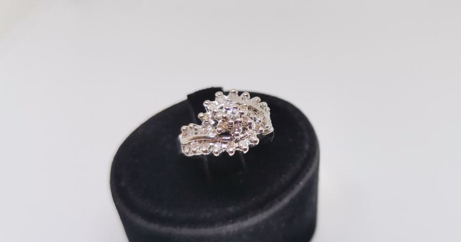 SONSUZLUK MODEL PIRLANTA TAŞLAR İLE SÜSLÜ YÜZÜK