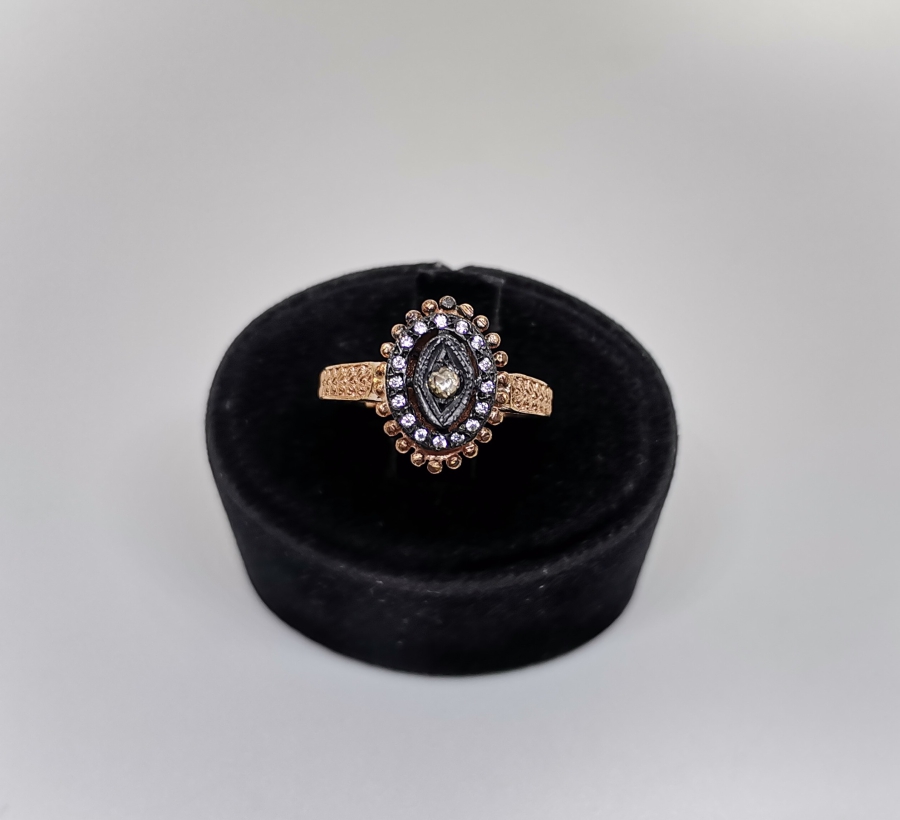 BEREKET TASVİRLİ ELMAS TAŞLI YÜZÜK