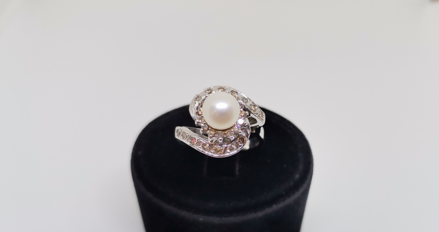 PIRLANTA TAŞLI İNCİLİ YÜZÜK