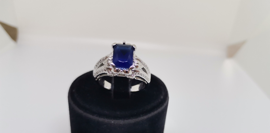 SAFİR VE PIRLANTA TAŞLI BAGET MODEL YÜZÜK