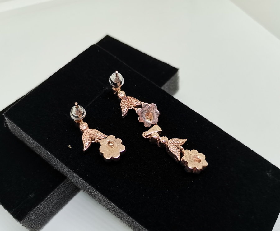 GARNET VE ELMAS TAŞLI ÇİÇEK MODELİ KOLYE KÜPE TAKIMI