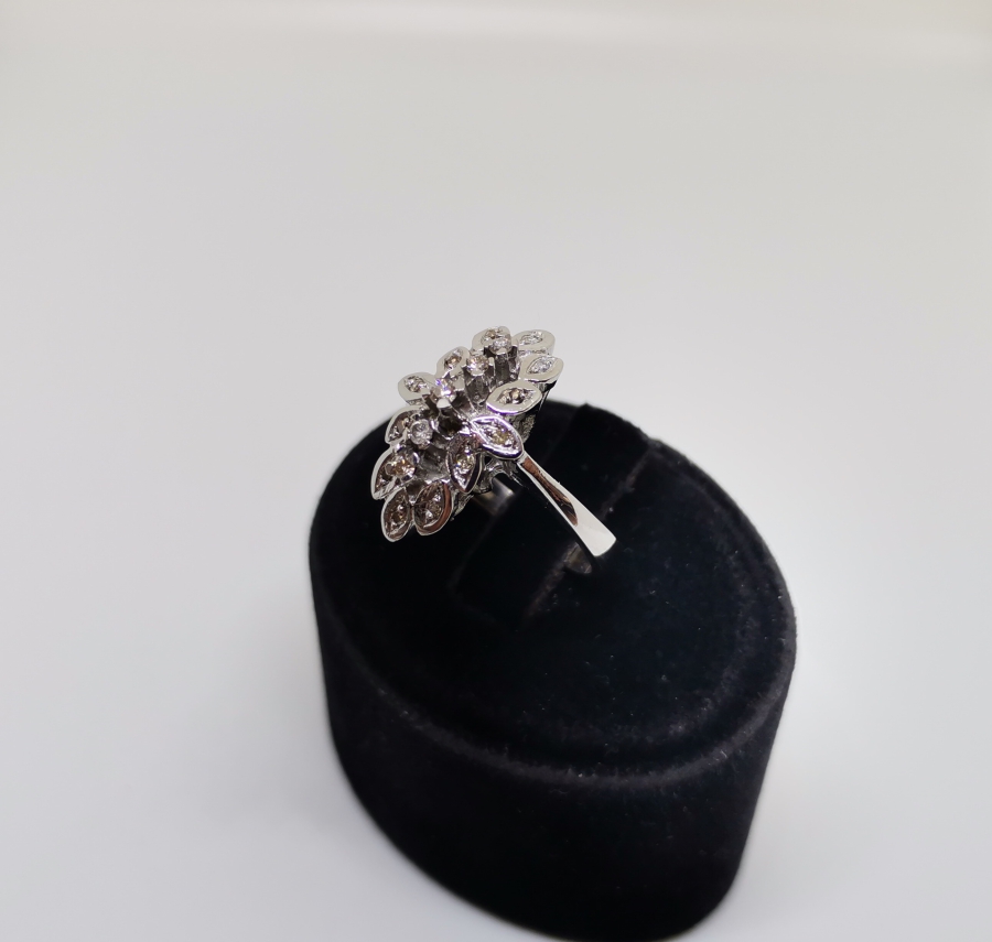 UZUN MEKİK MODELİ PIRLANTA TAŞLI YÜZÜK