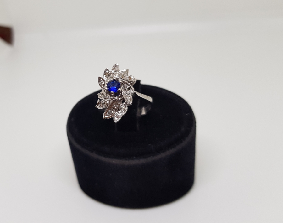 SONSUZLUK MODELİ SAFİR VE PIRLANTA TAŞLI YÜZÜK