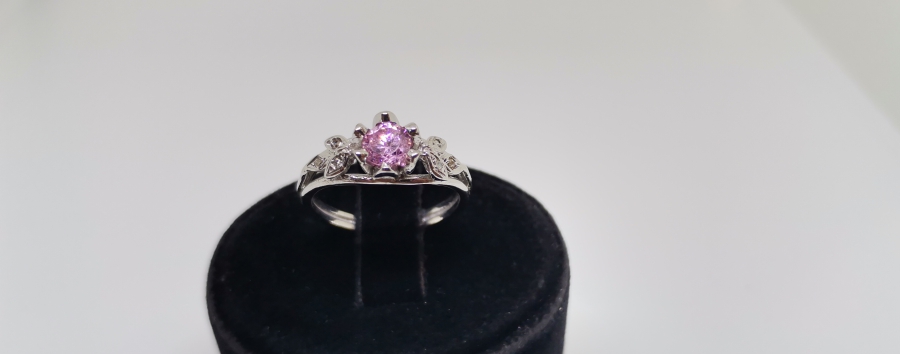 KUVARS VE PIRLANTA TAŞLI YÜZÜK