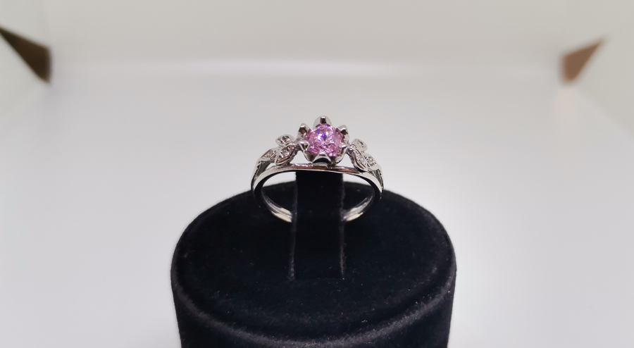 KUVARS VE PIRLANTA TAŞLI YÜZÜK