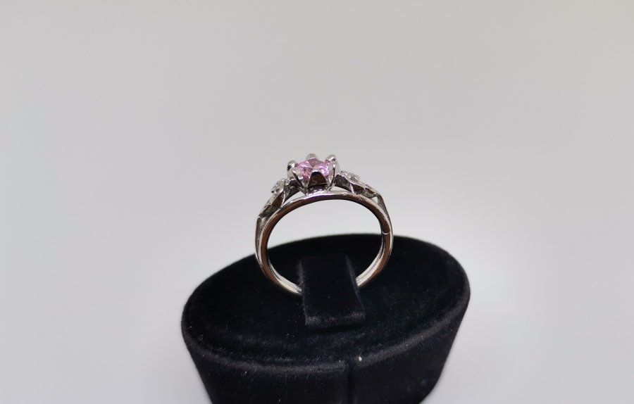 KUVARS VE PIRLANTA TAŞLI YÜZÜK