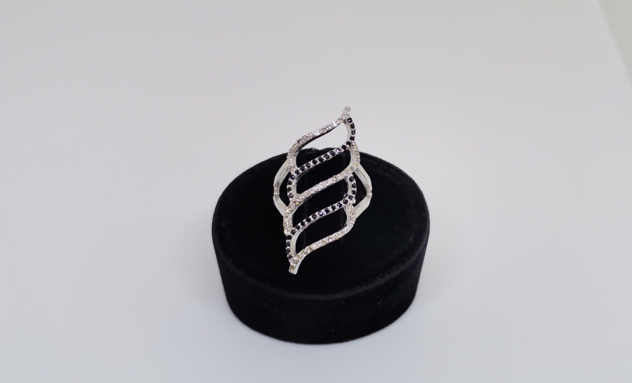 PIRLANTA VE GRANAT TAŞLI YÜZÜK