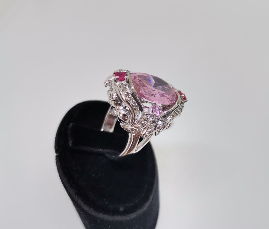 PIRLANTA VE PEMBE KUVARZ TAŞLI BÜYÜK BOY YÜZÜK