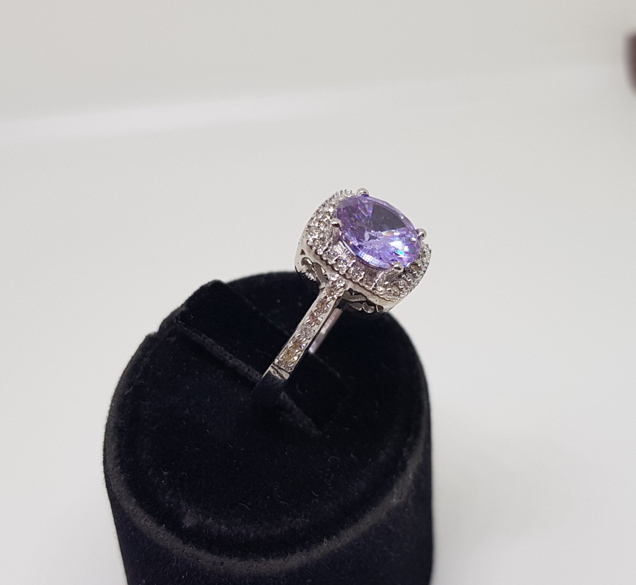 AMETİST VE PIRLANTA TAŞLI AVRUPA MODELLİ YÜZÜK