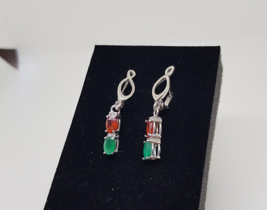 PIRLANTA VE RENKLİ TAŞLARLA SÜSLÜ KÜPE