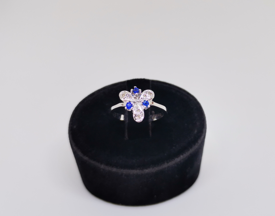 AİLE TASFİRLİ SAFİR VE PIRLANTA TAŞLI YÜZÜK