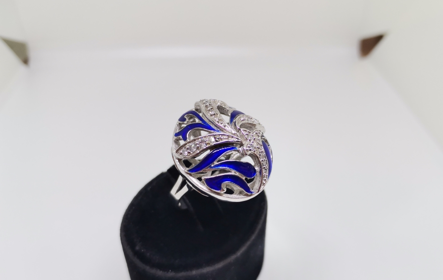 ZAMBAK ÇİÇEĞİ MODELİ MİNE İŞÇİLİKLİ PIRLANTA YÜZÜK